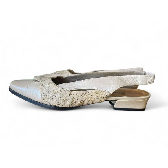 VTG Margaret J.Slingback Vintage 80's/90's Low Heels Gold Flair Slip On Size 7.5 - Picture 2 of 9